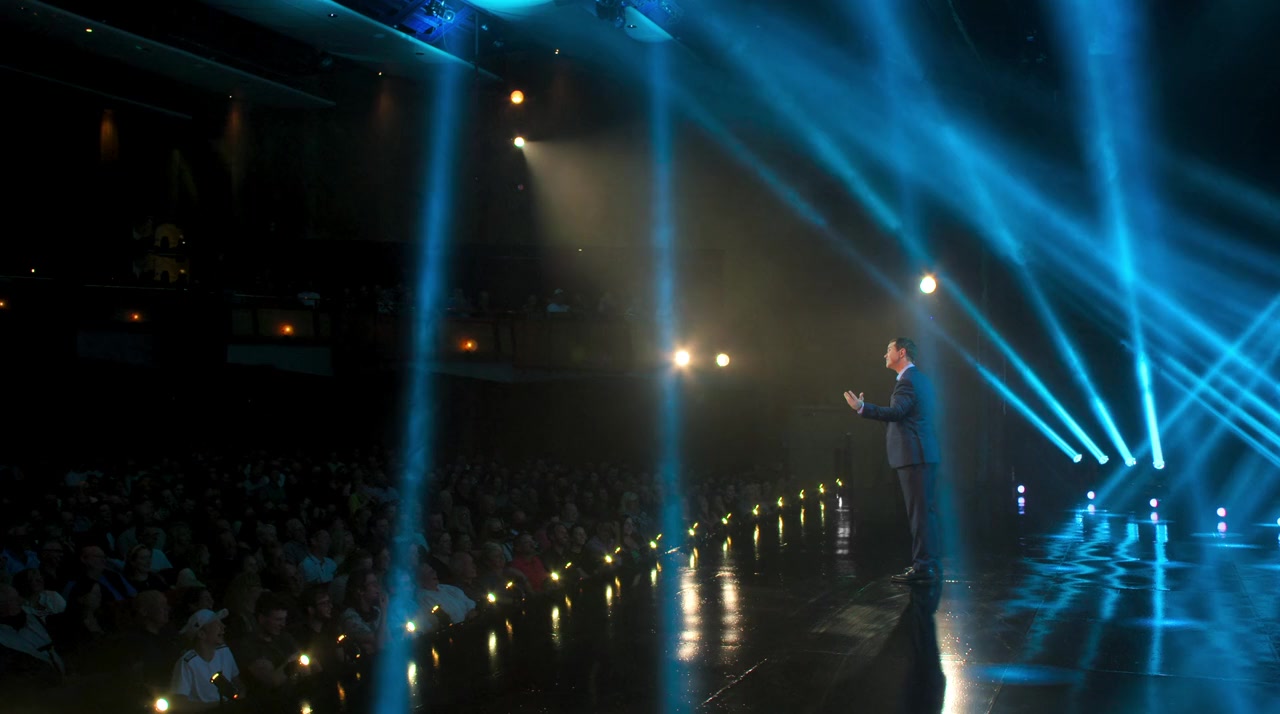 Jimmy Carr: His Dark Material screenshot 3