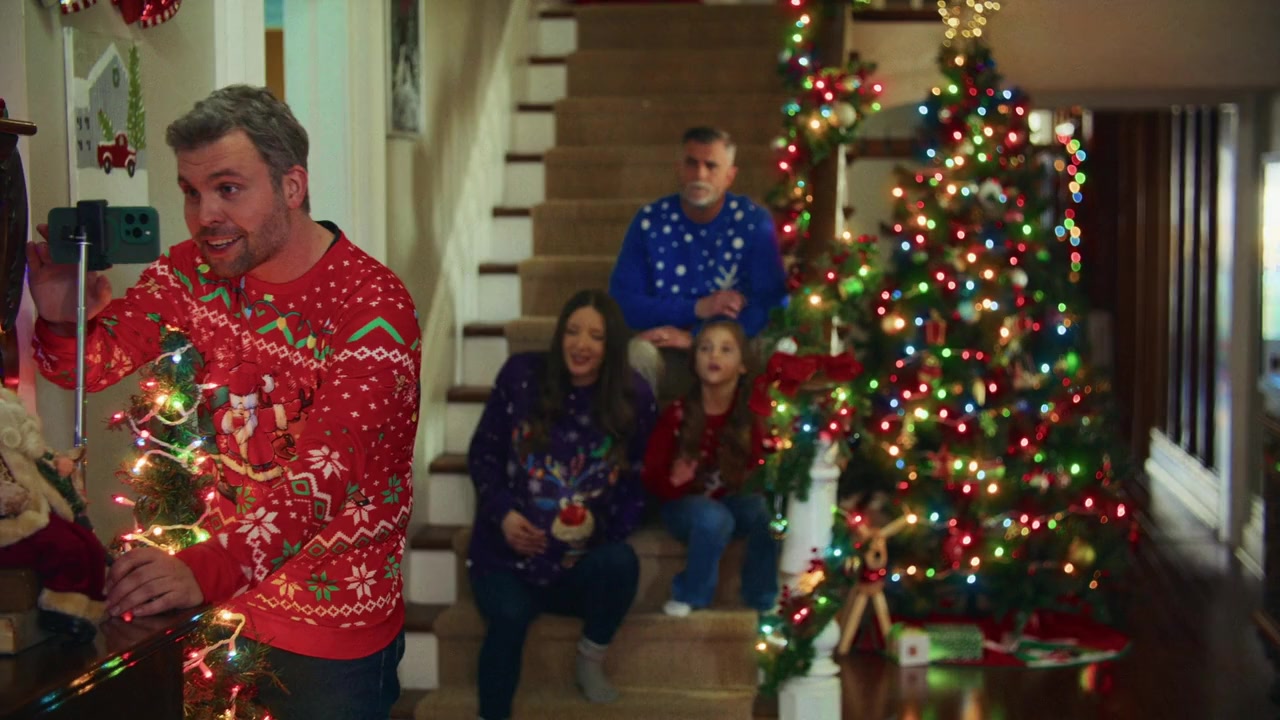 Once Upon a Christmas Crown screenshot 2