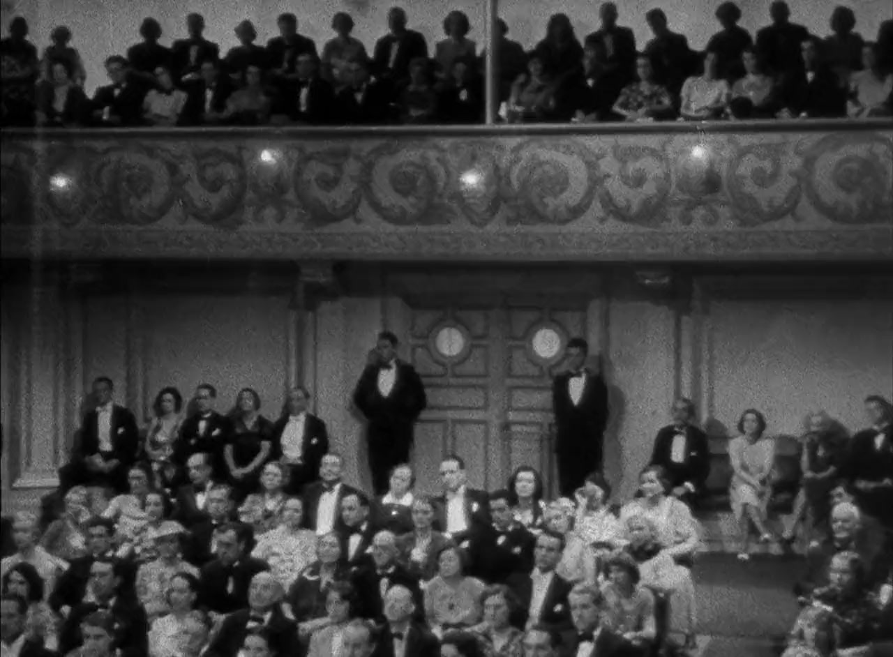 One Hundred Men and a Girl screenshot 2