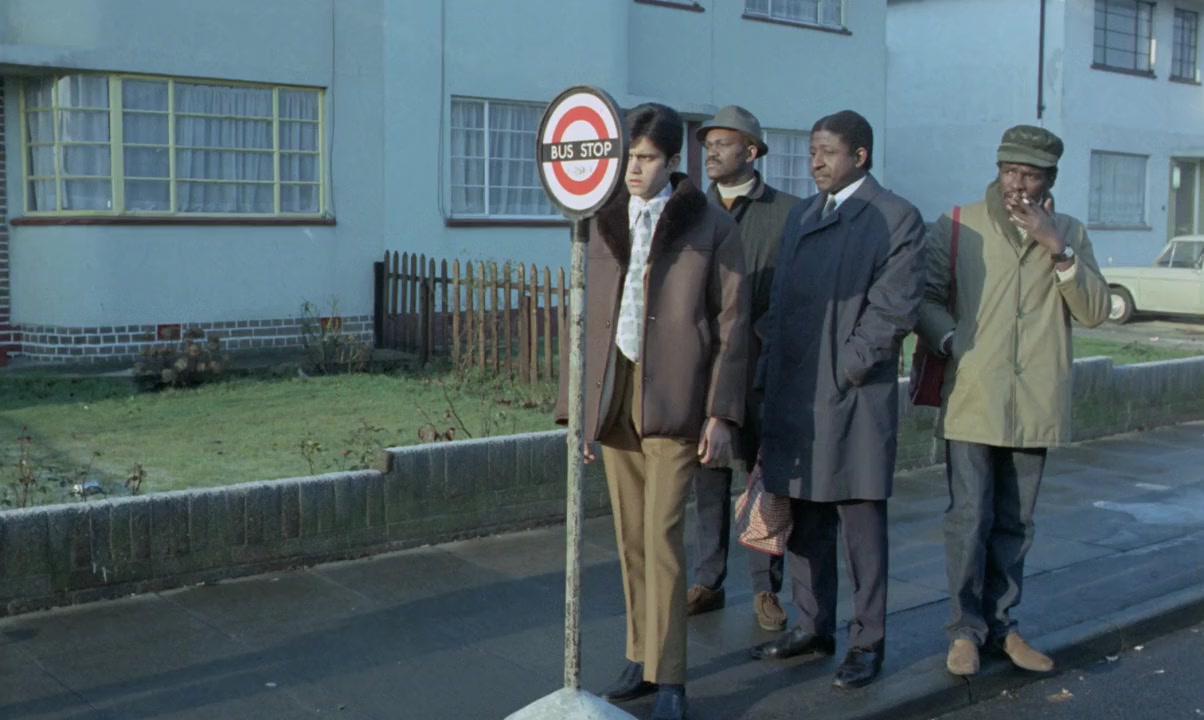 Love Thy Neighbour screenshot 2