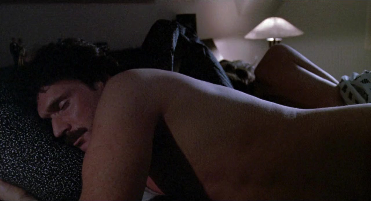 Love Crimes screenshot 1