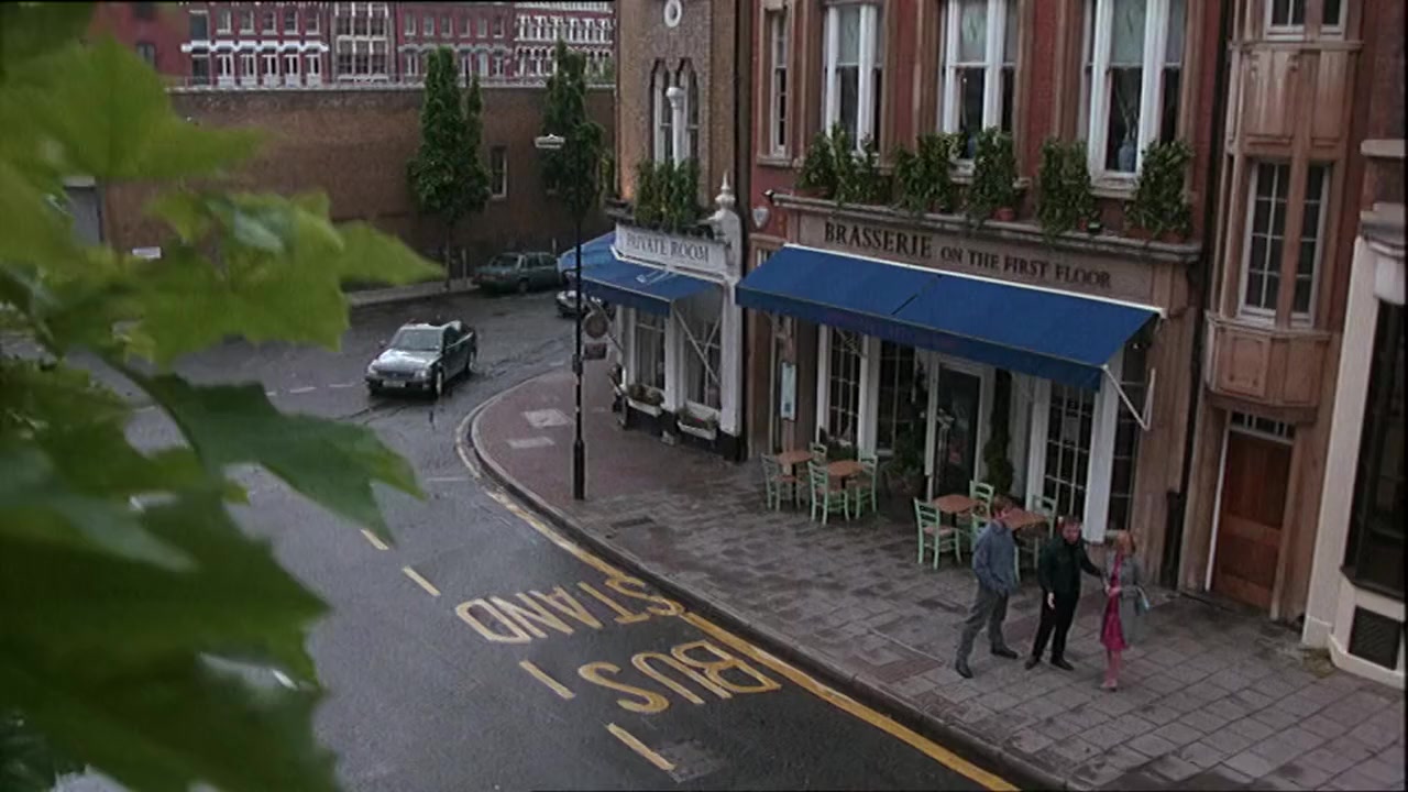 Love, Honour and Obey screenshot 2