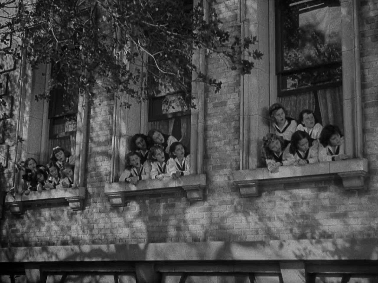 Little Miss Broadway screenshot 1