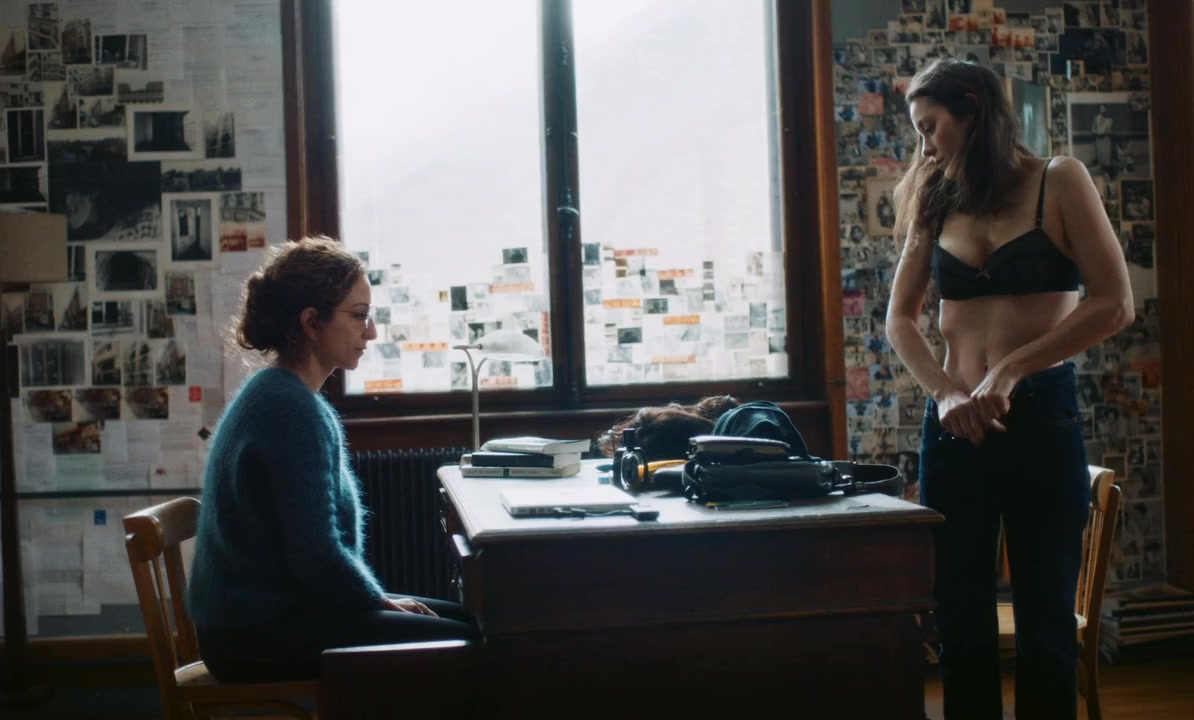 Little Girl Blue screenshot 3