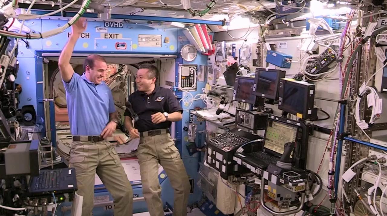 Live from Space screenshot 1