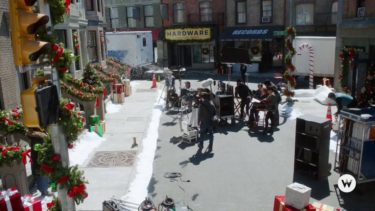 Lights, Camera, Christmas! screenshot 3