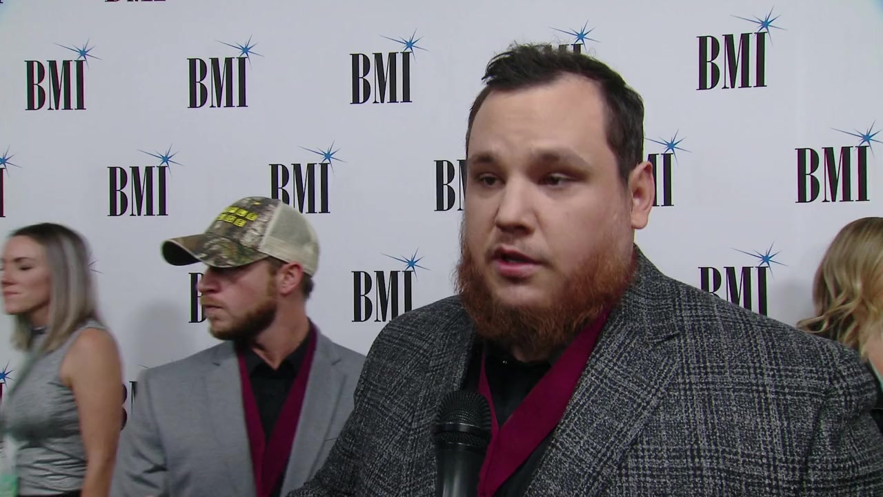 Luke Combs: Dive Bars to Country Star screenshot 2