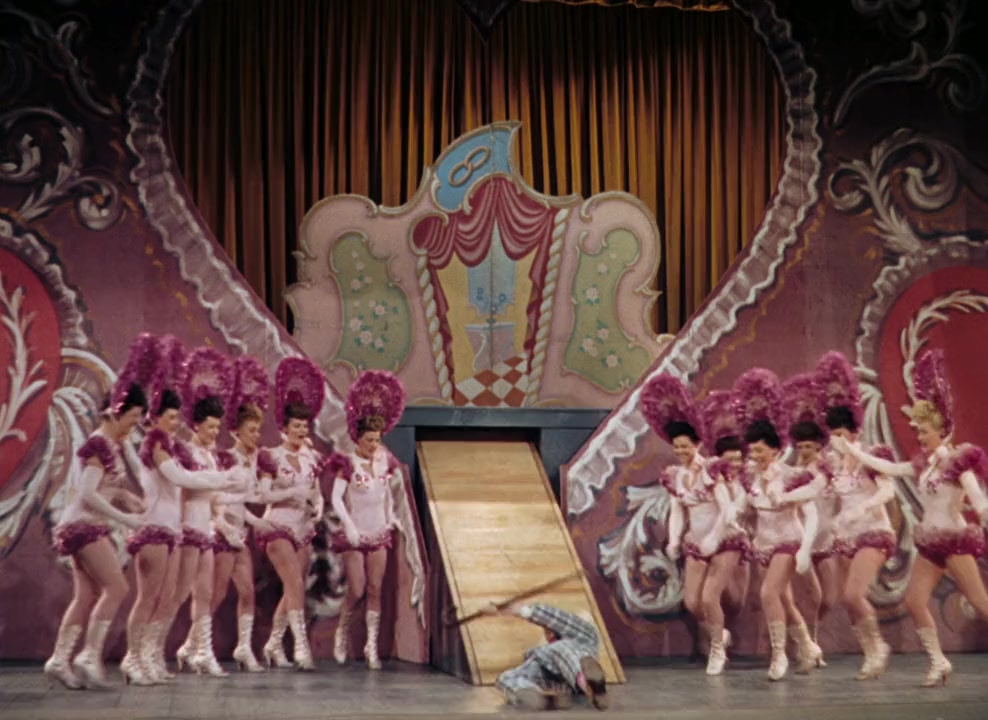 Mother Wore Tights screenshot 2