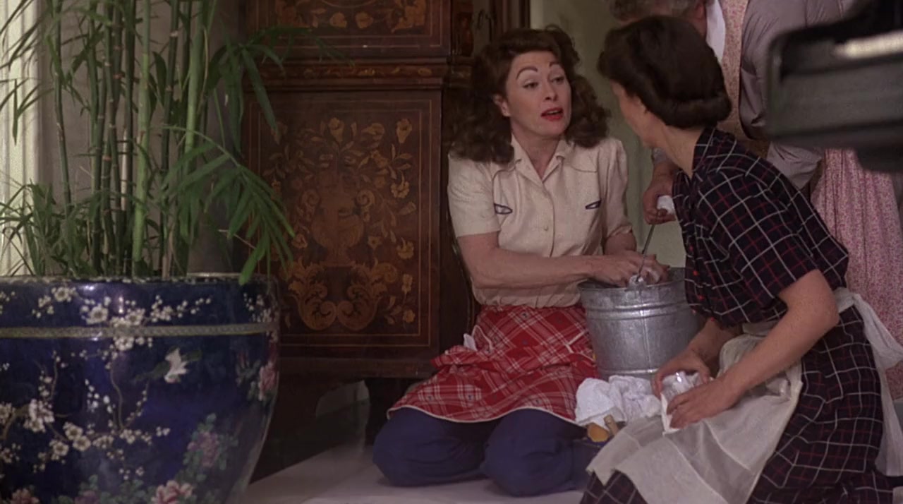 Mommie Dearest screenshot 2