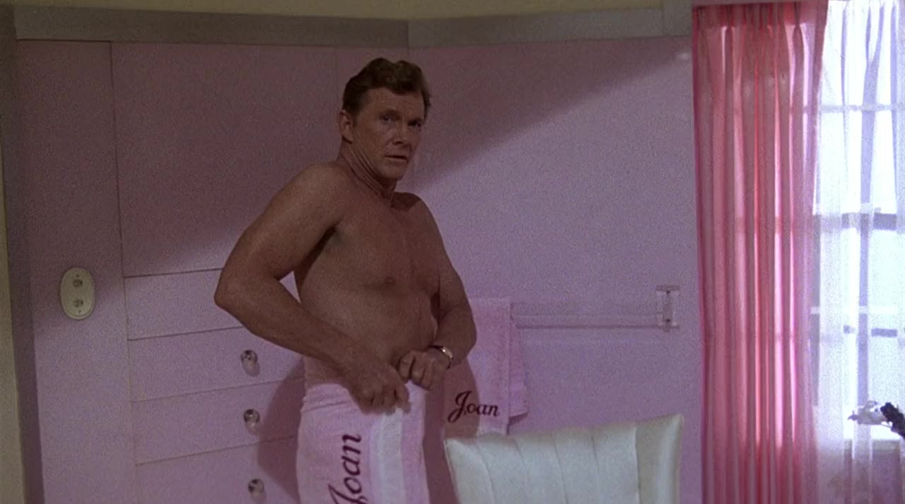 Mommie Dearest screenshot 3