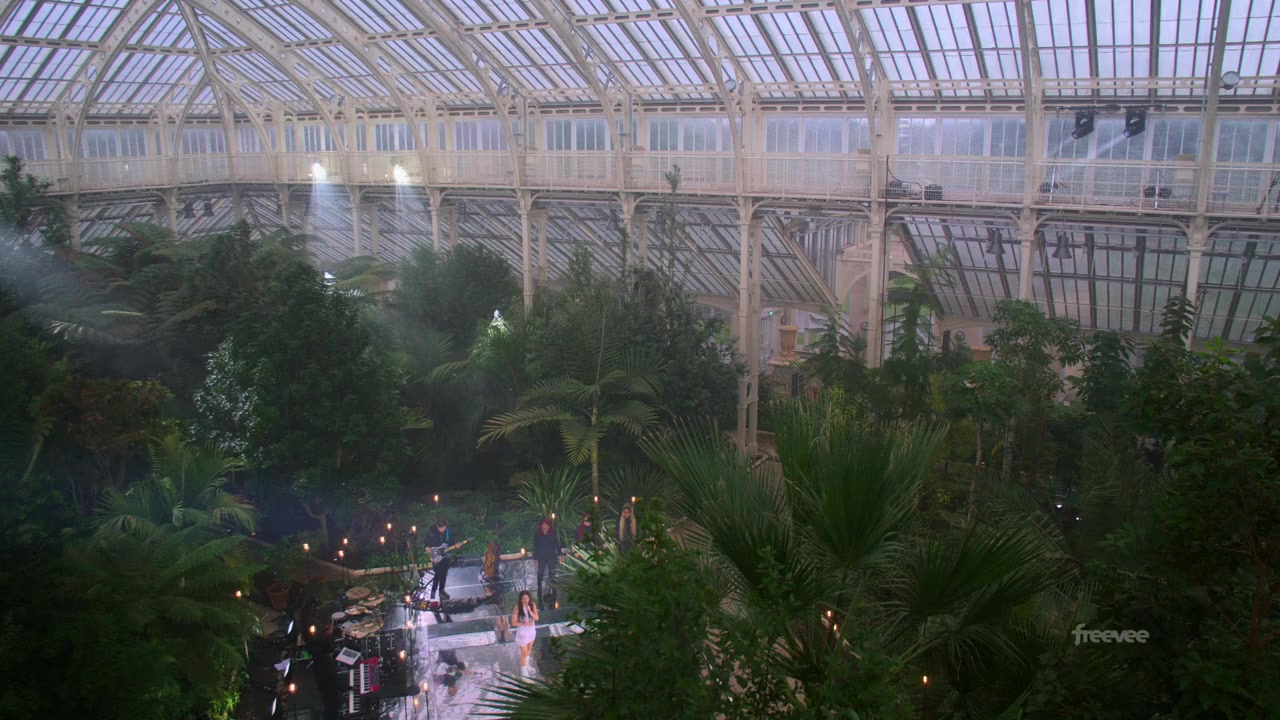 Monumental: Ellie Goulding at Kew Gardens screenshot 2