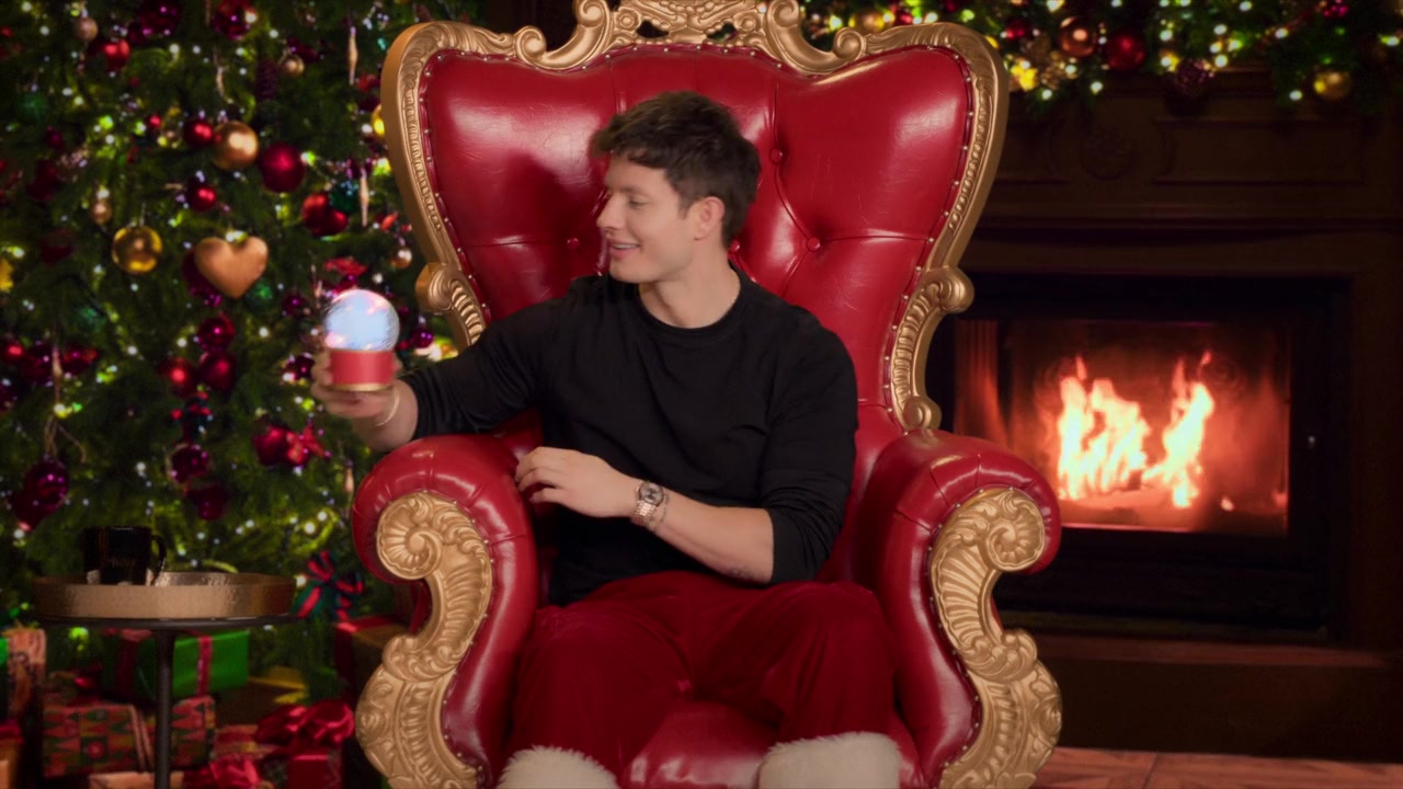 Matt Rife: Unwrapped: A Christmas Crowd Work Special screenshot 1