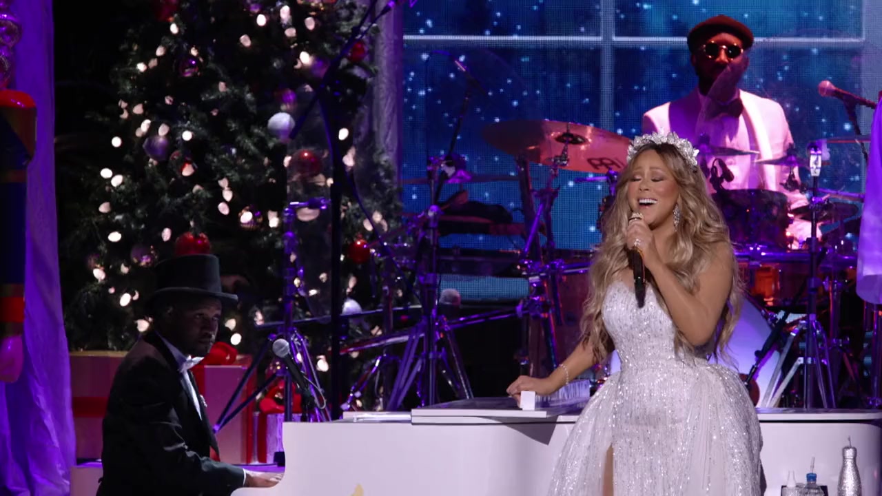 Mariah Carey: Merry Christmas to All! screenshot 3
