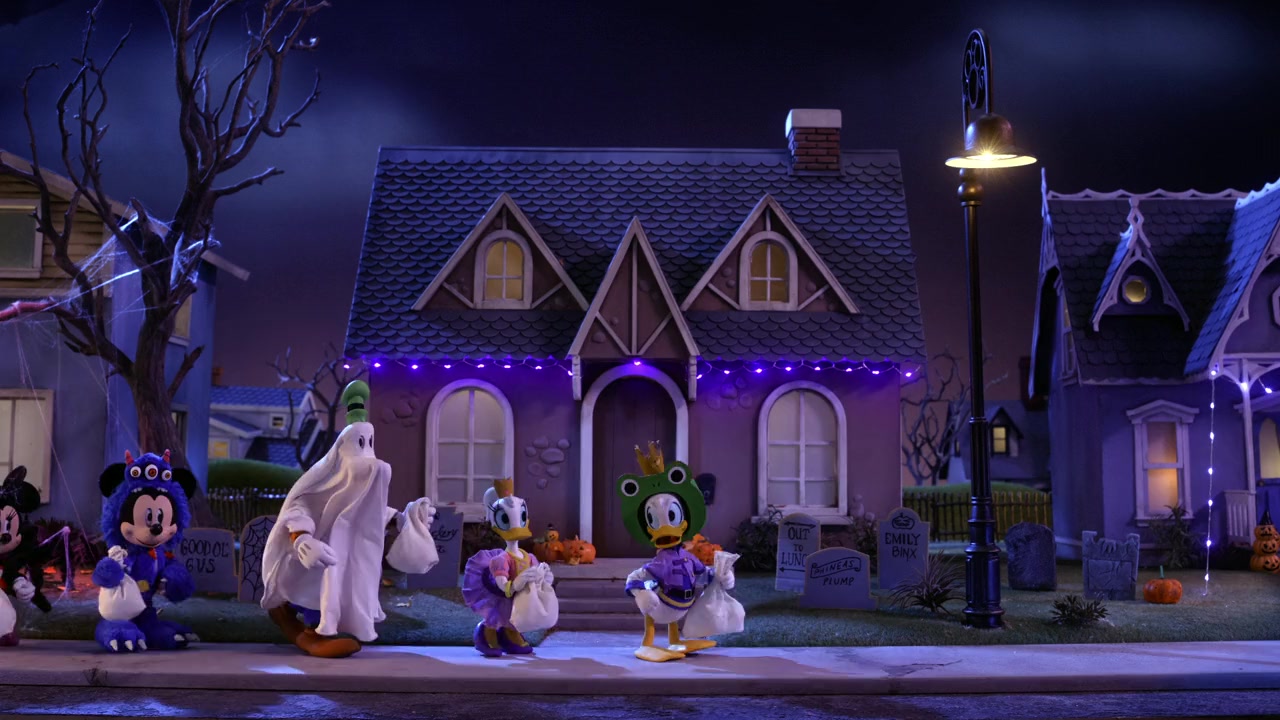 Mickey and Friends Trick or Treats screenshot 2