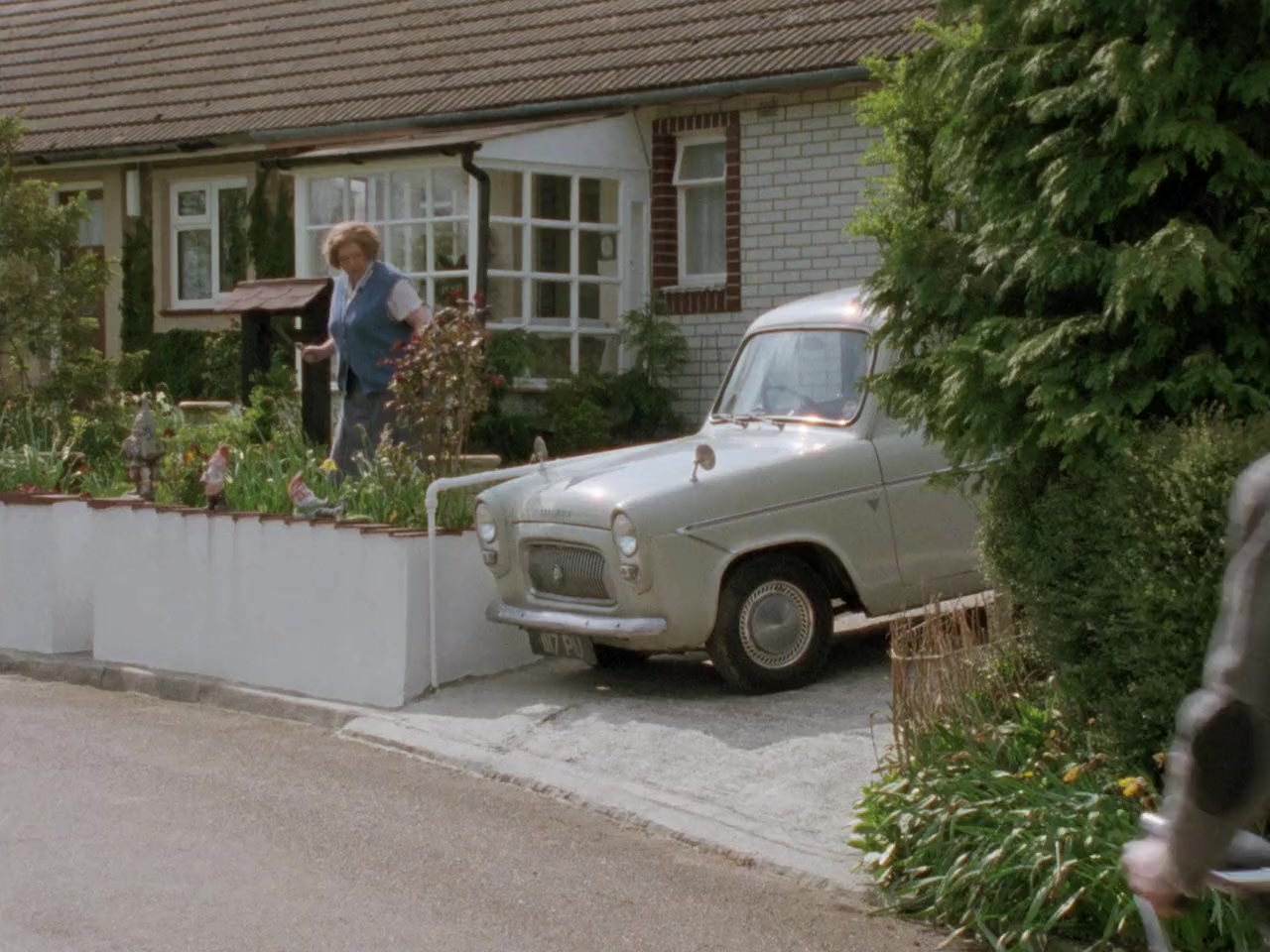 Miss Marple (1984-92): The Mirror Crack'd from Side to Side screenshot 3