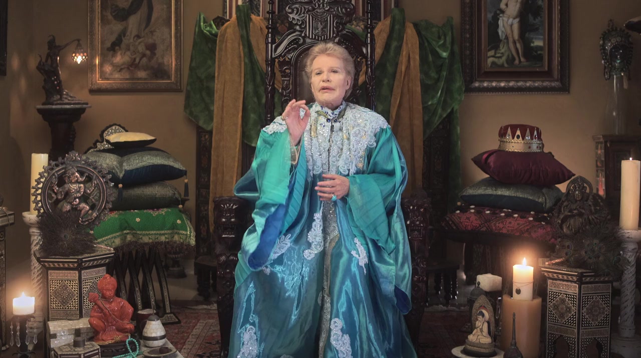 Mucho Mucho Amor: The Legend of Walter Mercado screenshot 2