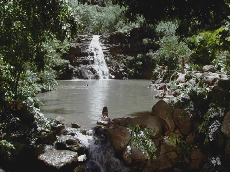 Mysterious Island of Beautiful Women screenshot 1