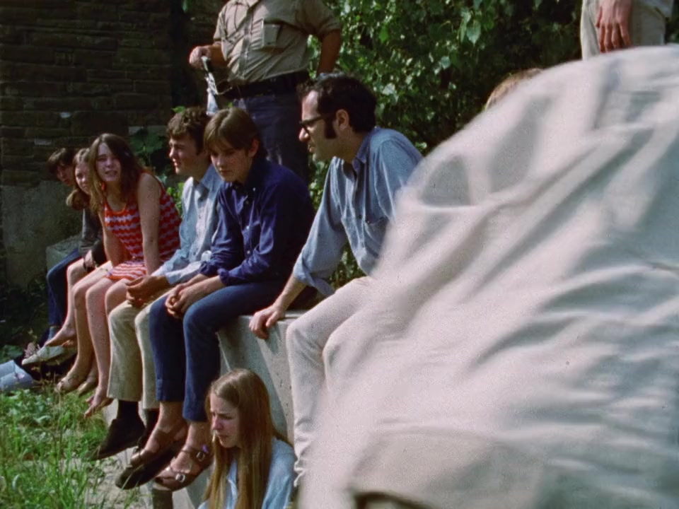 Nobody Waved Good-bye screenshot 3