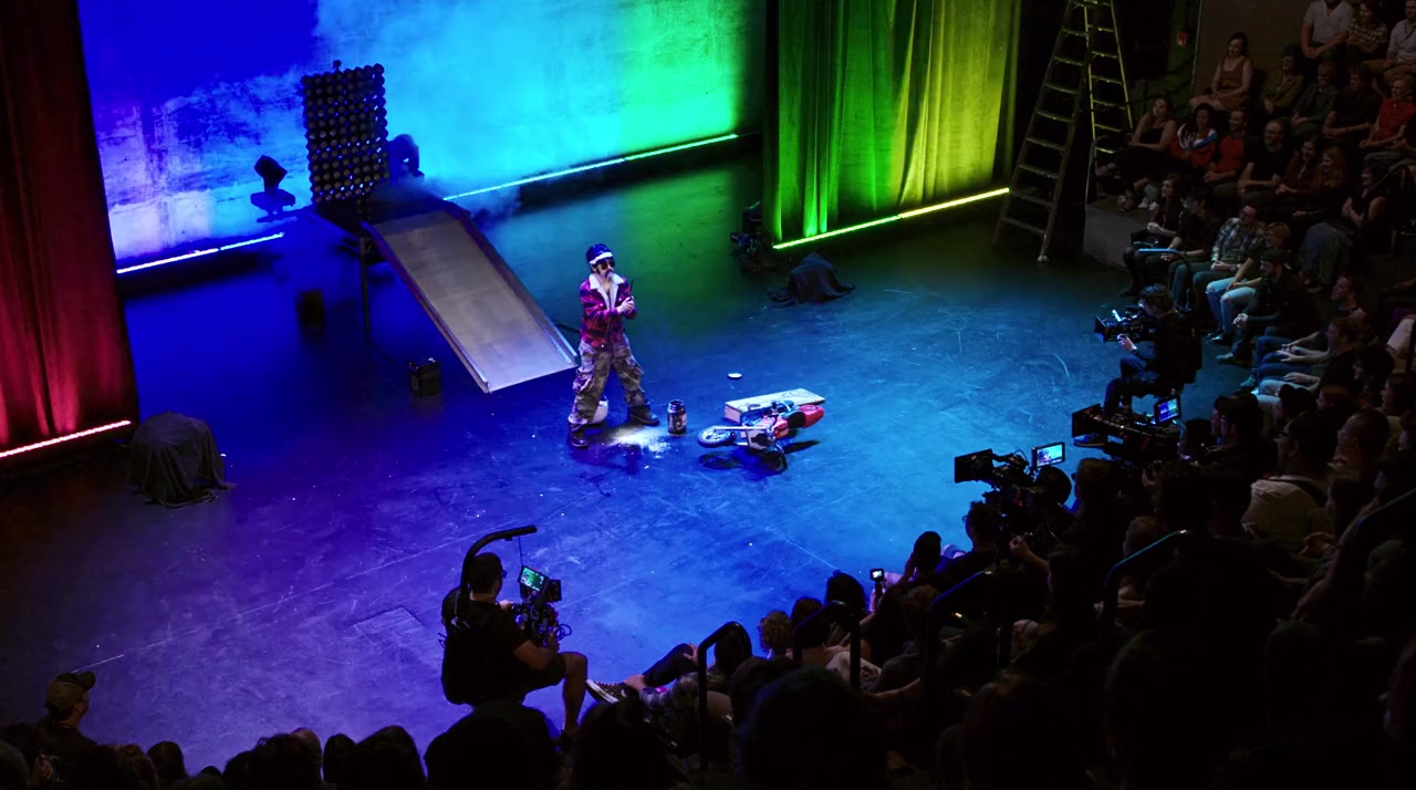 Natalie Palamides: Nate - A One Man Show screenshot 1