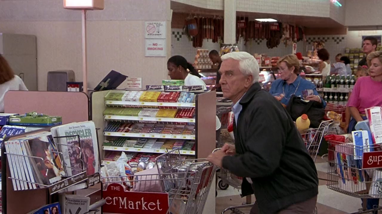 Naked Gun 33 1/3: The Final Insult screenshot 1