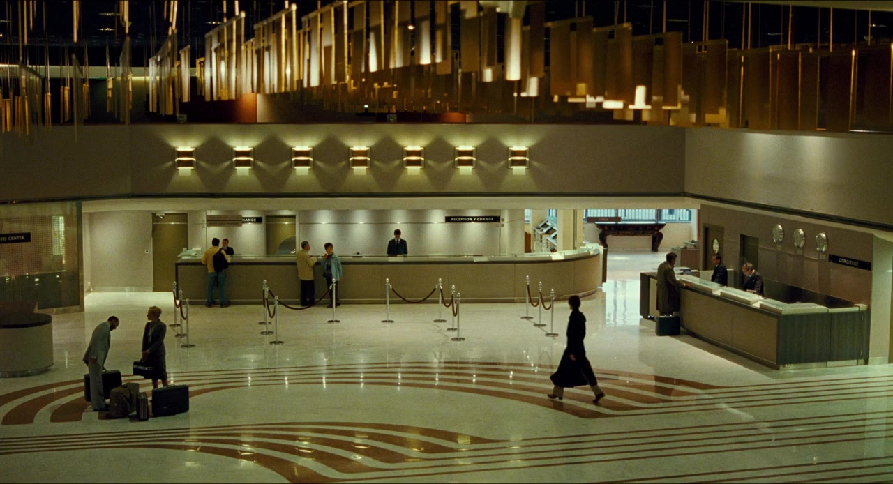 Saint Laurent screenshot 1