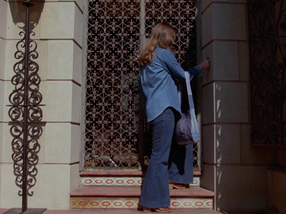 Scream, Pretty Peggy screenshot 1