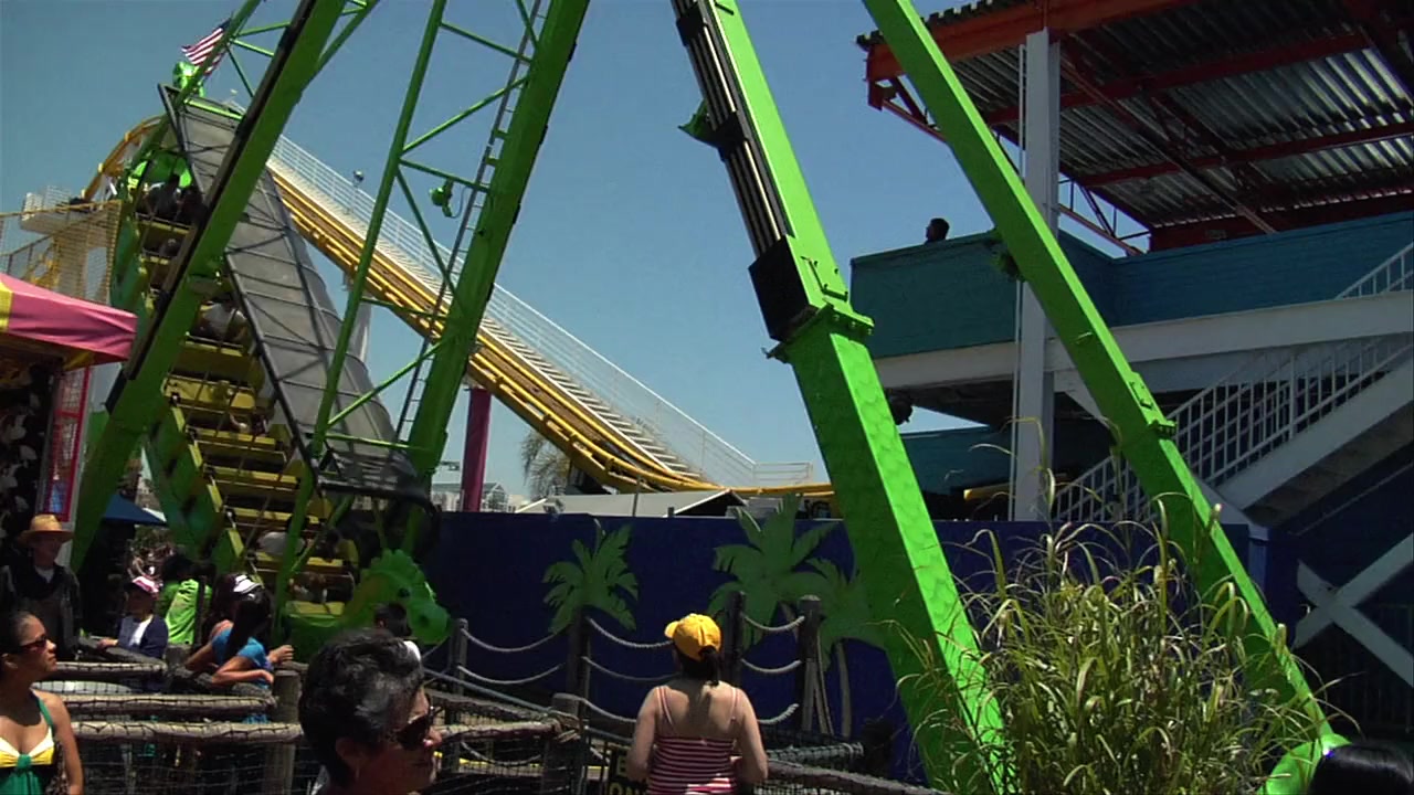 Sharktopus screenshot 1