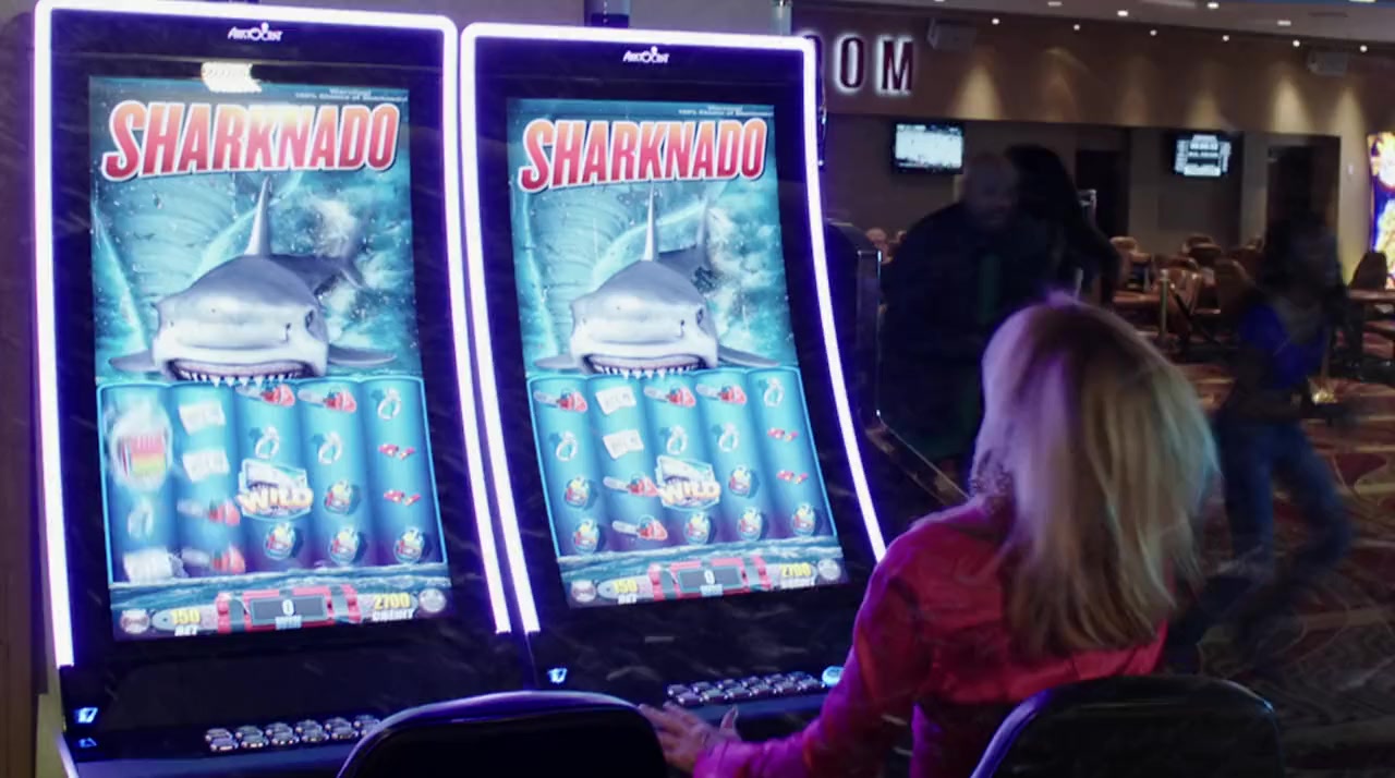 Sharknado 4: The 4th Awakens screenshot 3