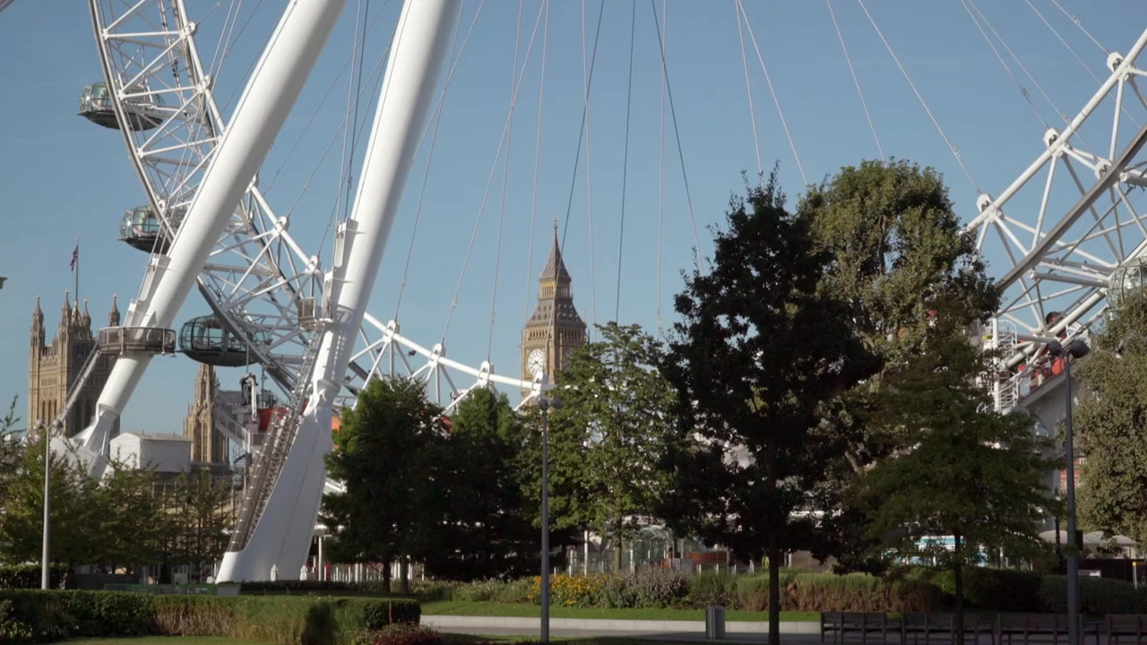 She's French screenshot 2