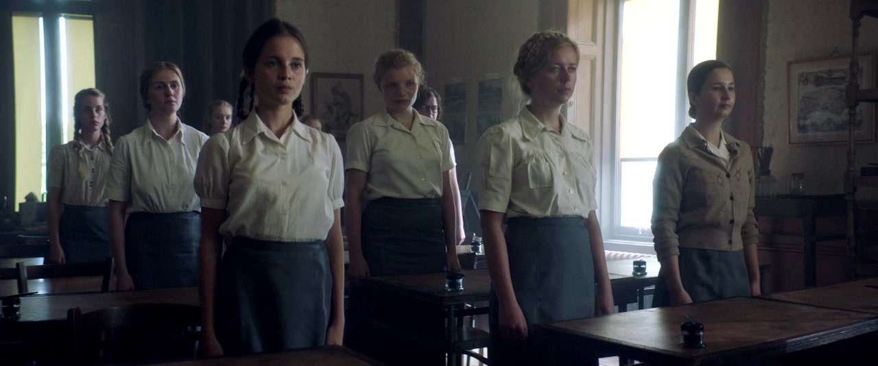 Six Minutes to Midnight screenshot 1