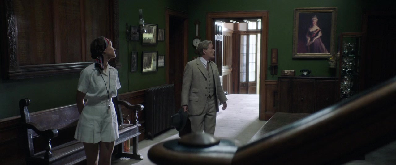 Six Minutes to Midnight screenshot 2