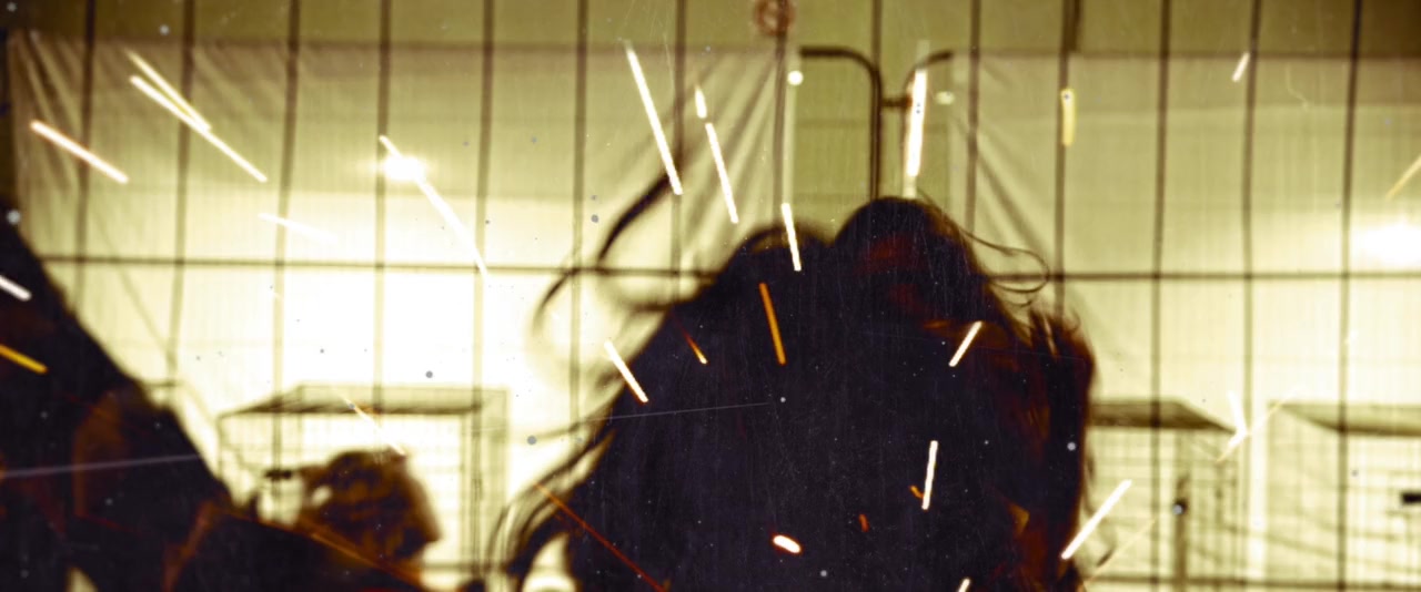 Six Hot Chicks in a Warehouse screenshot 2