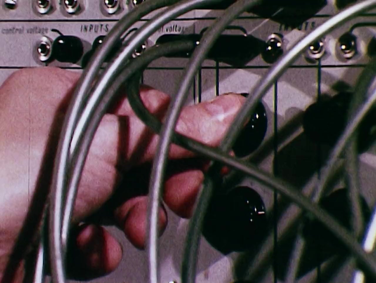 Sisters with Transistors screenshot 1