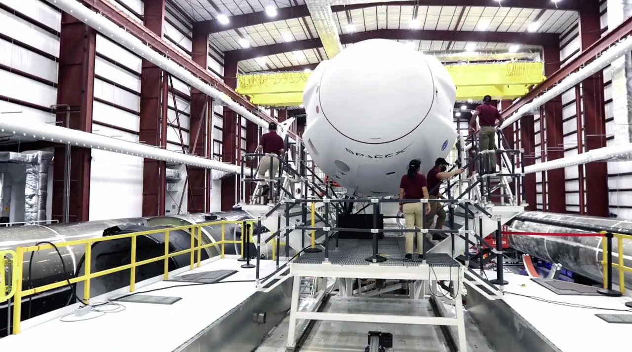 Space Titans: Musk, Bezos Branson screenshot 1