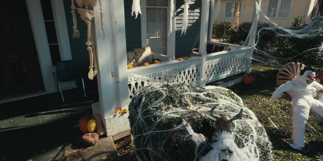 Spirit Halloween screenshot 2