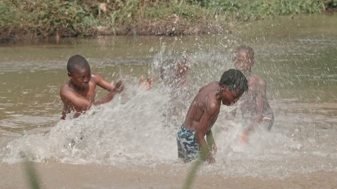 Strangers screenshot 3