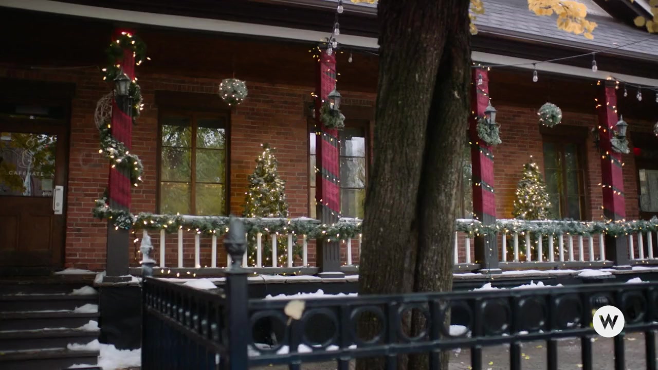Swept Up by Christmas screenshot 1