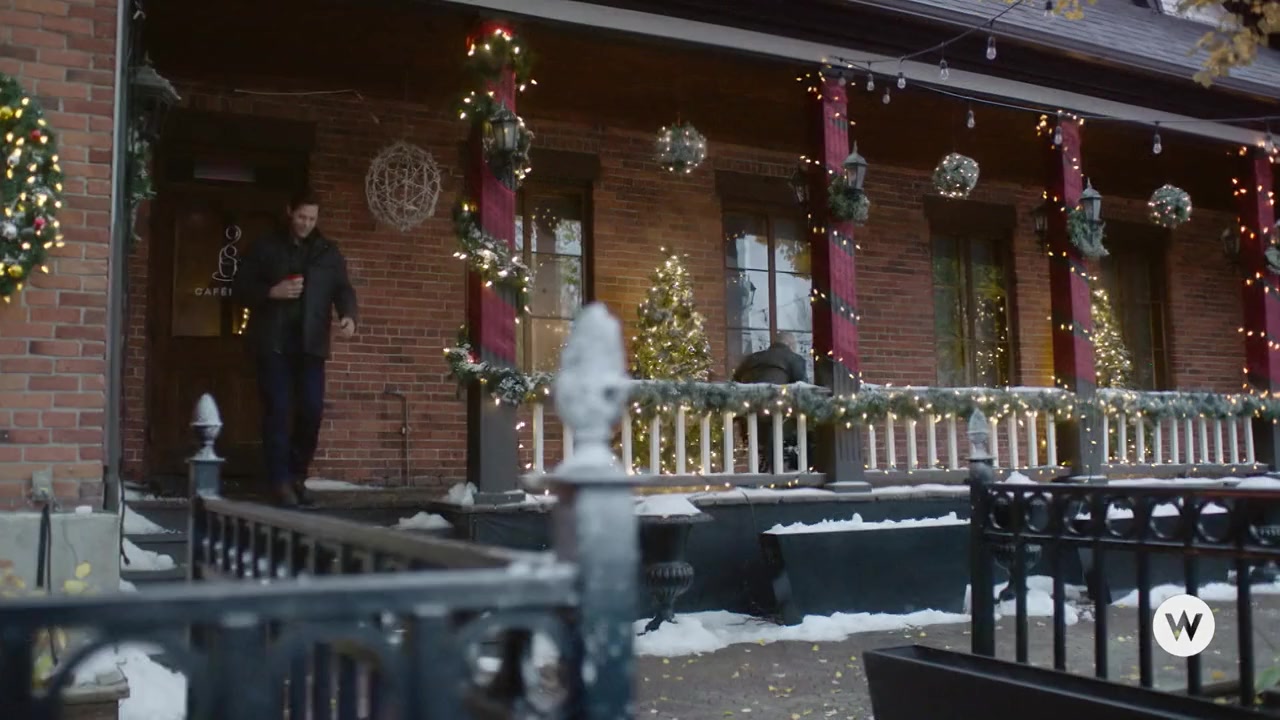Swept Up by Christmas screenshot 2