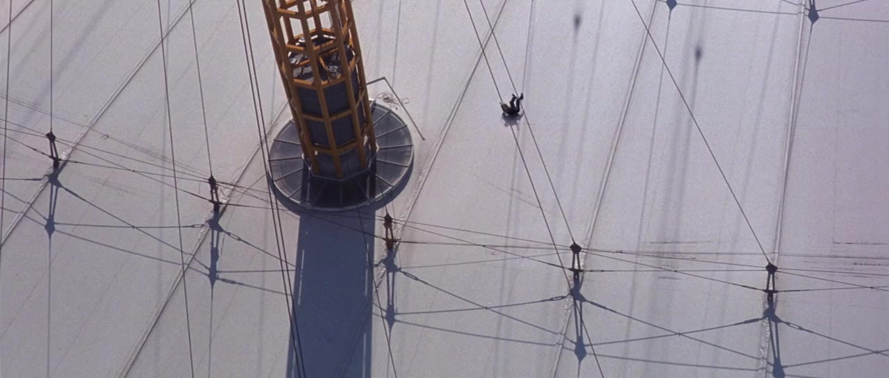 The World is Not Enough (1999) screenshot 2