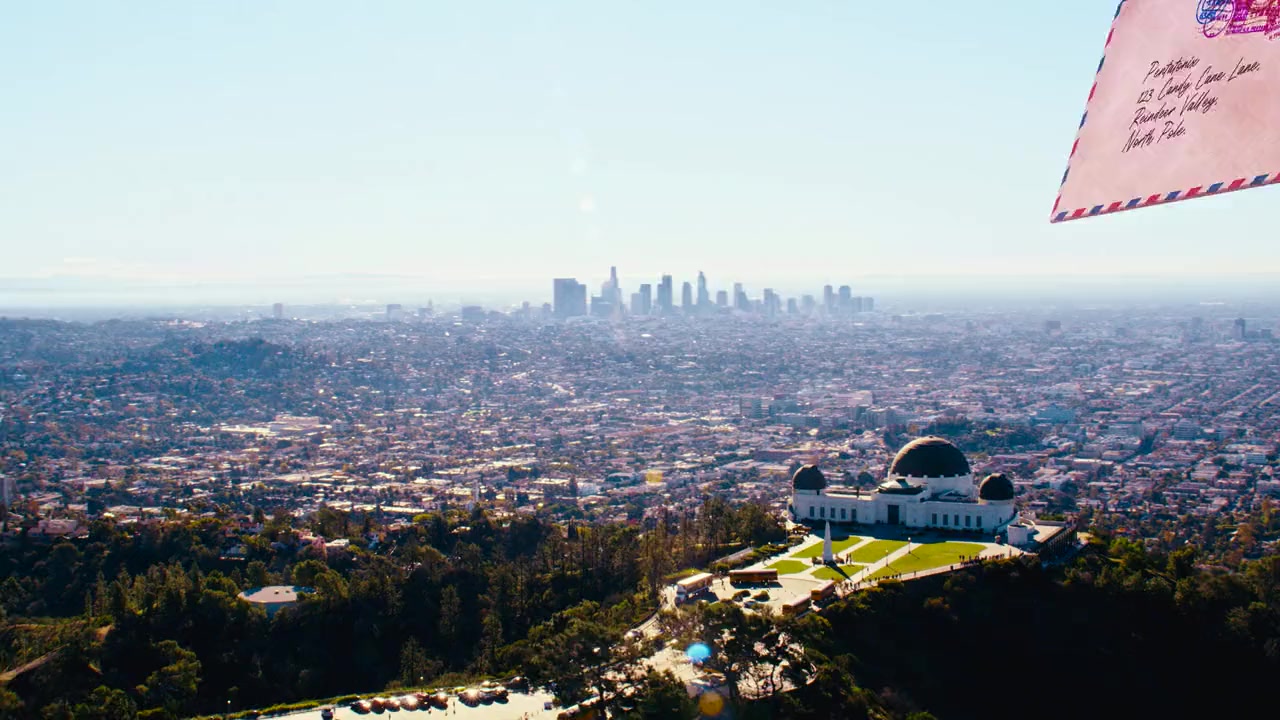 Pentatonix: Around the World for the Holidays screenshot 2
