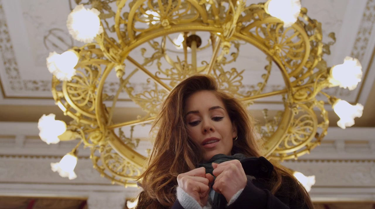 Picture Perfect Royal Christmas screenshot 3