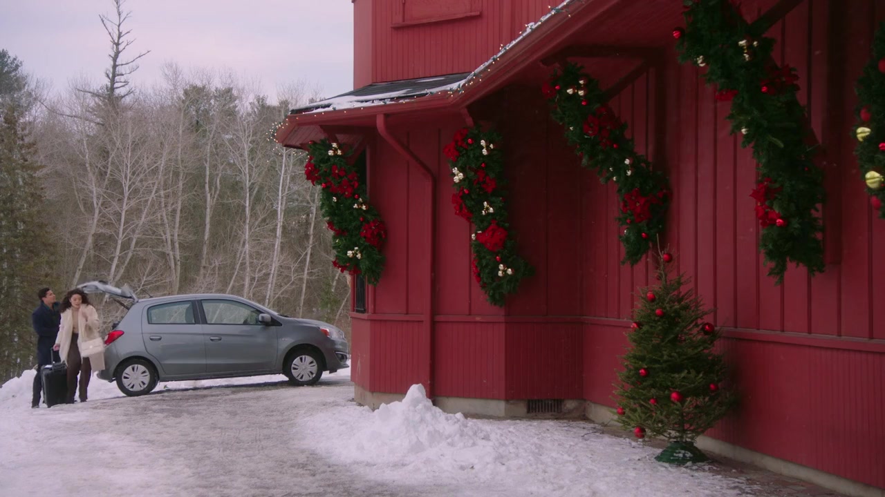 Planes, Trains, and Christmas Trees screenshot 2