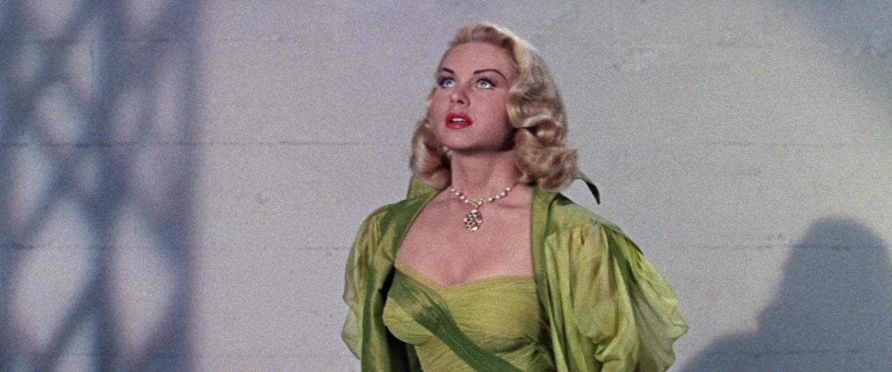Queen of Outer Space screenshot 1
