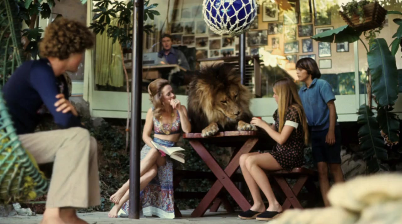 Roar: The Most Dangerous Movie Ever Made screenshot 1