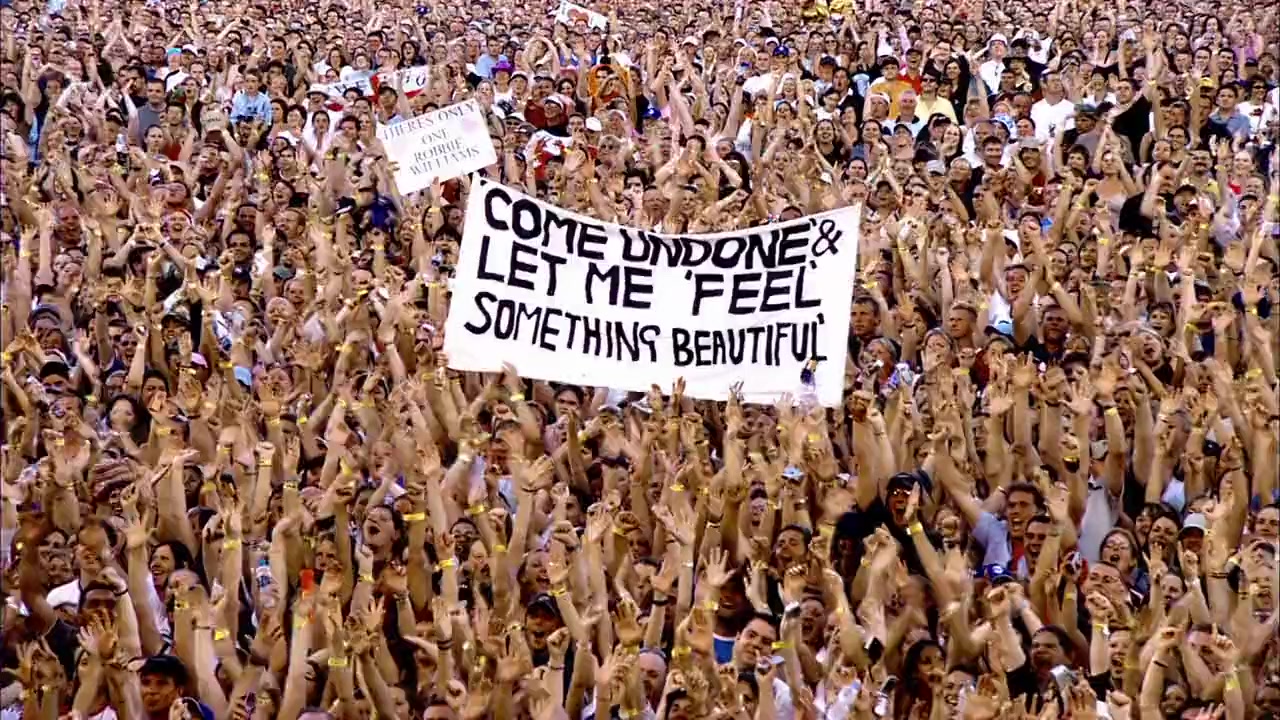 Robbie Williams Live at Knebworth screenshot 1