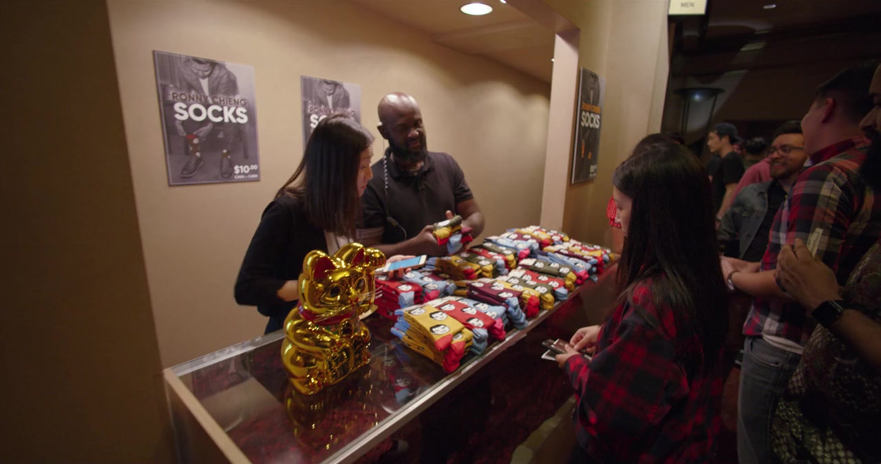 Ronny Chieng: Asian Comedian Destroys America screenshot 1