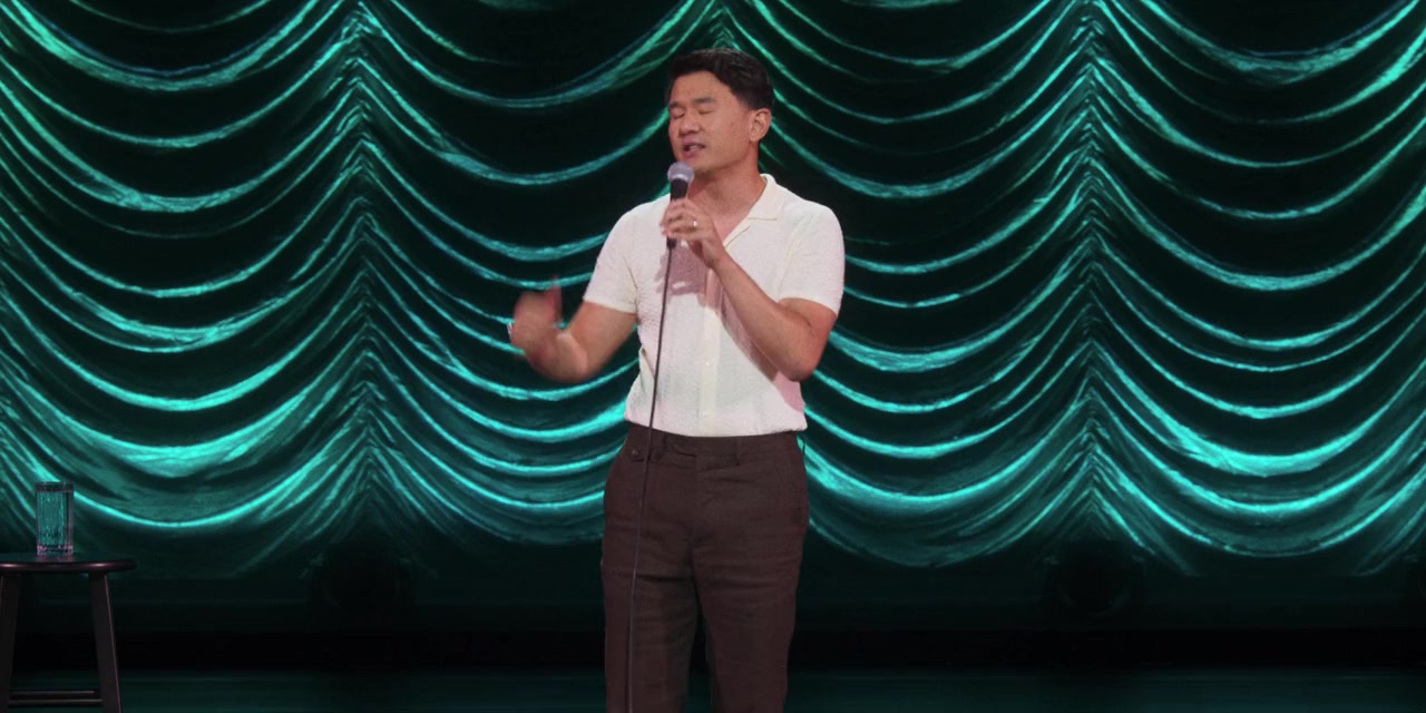 Ronny Chieng: Love to Hate It screenshot 2