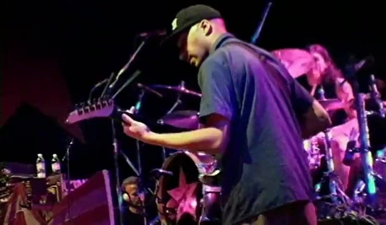 Rage Against the Machine: Live at the Grand Olympic Auditorium screenshot 2