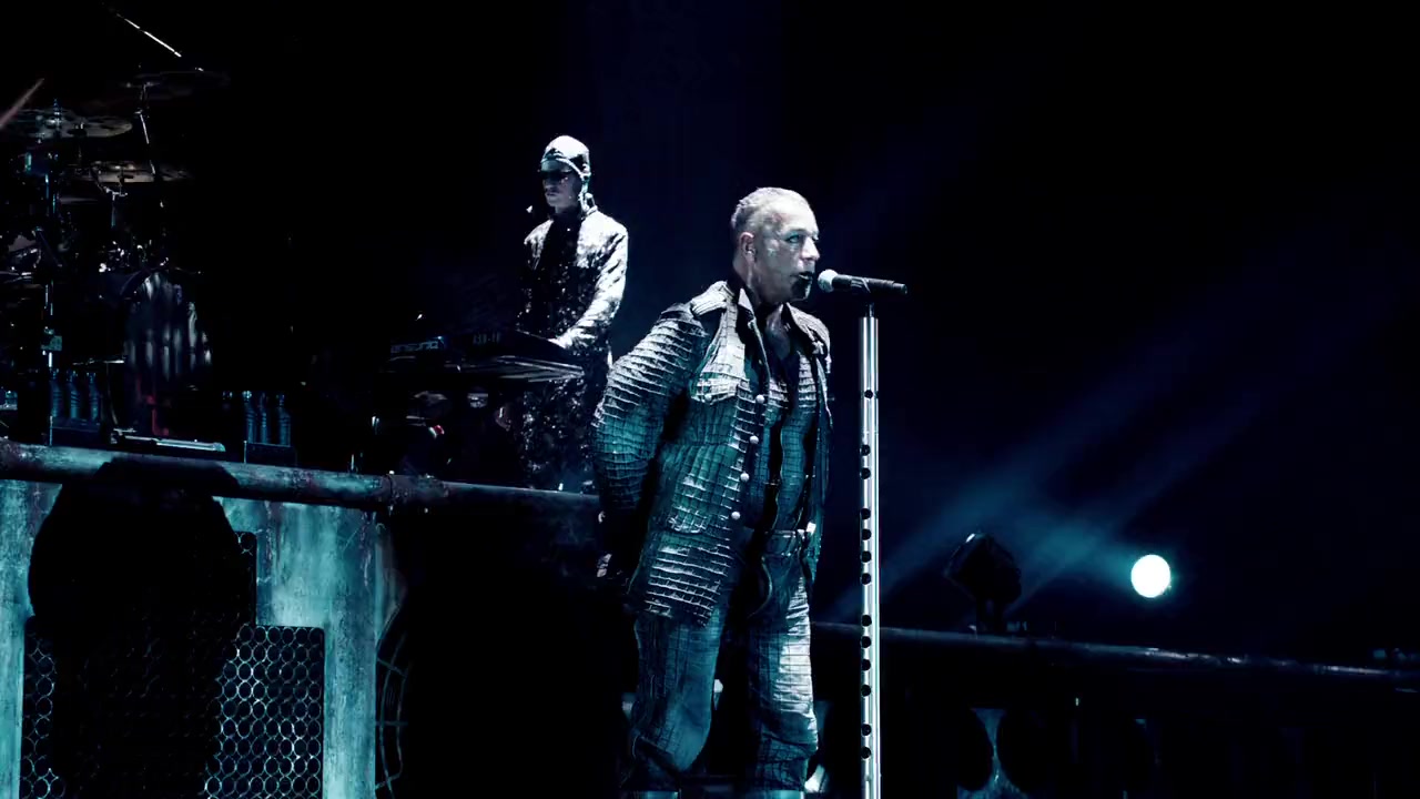 Rammstein: Paris screenshot 3