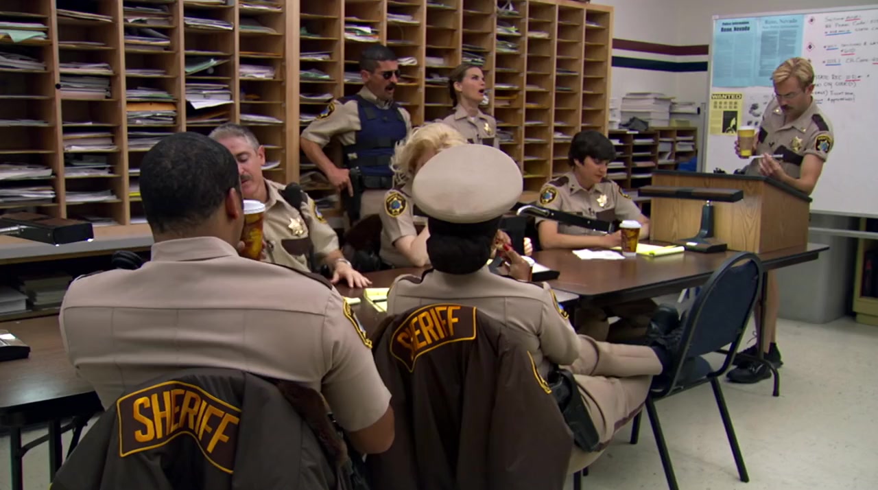 Reno 911!: Miami screenshot 1
